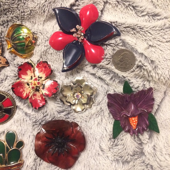 Vintage 1980s Lot if 10 brooches - Picture 5 of 6